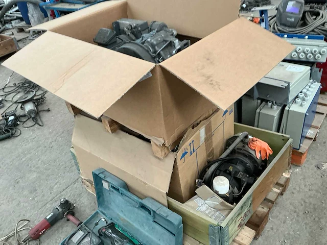 Vanhool spare parts (3x) - afbeelding 3 van  6