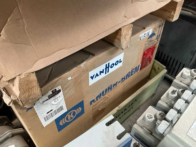 Vanhool spare parts (3x) - afbeelding 5 van  6