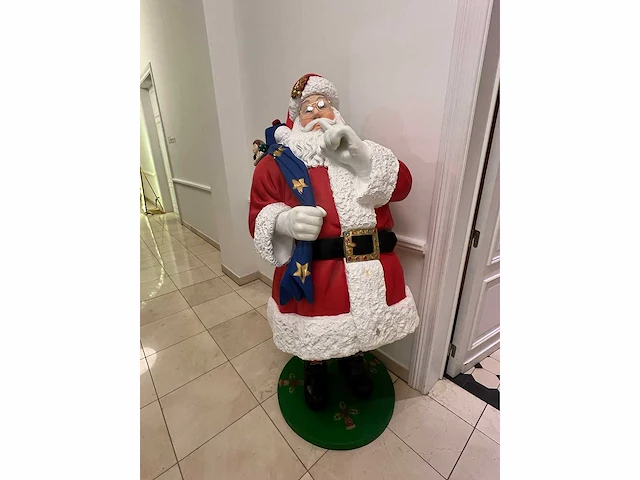Vanhout - kerstman met speelgoed - 1m91 - afbeelding 1 van  3