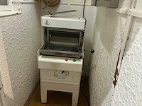Vanlierde broodsnijmachine - afbeelding 1 van  5