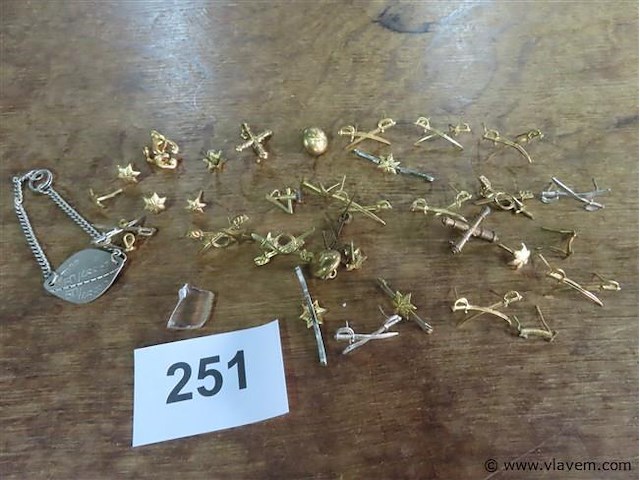 Varia eretekens en diversen - afbeelding 1 van  5