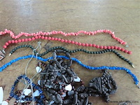 Varia, houten doosje, juwelen, kettingen, horloge enz... - afbeelding 2 van  6