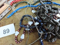 Varia, houten doosje, juwelen, kettingen, horloge enz... - afbeelding 5 van  6