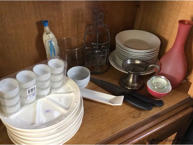 Varia in kast - afbeelding 1 van  3