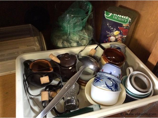 Varia in kast - afbeelding 2 van  4