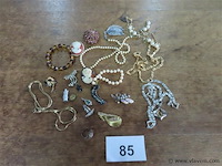 Varia juwelen, ringen, broches enz…. - afbeelding 1 van  5
