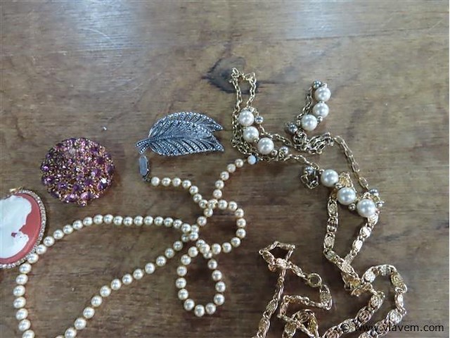 Varia juwelen, ringen, broches enz…. - afbeelding 2 van  5