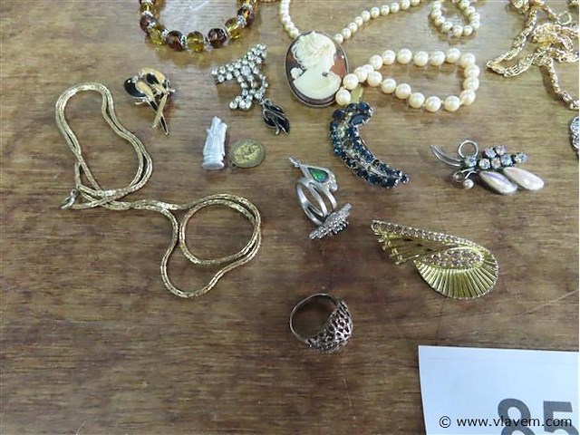 Varia juwelen, ringen, broches enz…. - afbeelding 4 van  5