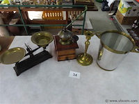 Varia oa koffiepot, weegschaal enz… - afbeelding 1 van  3