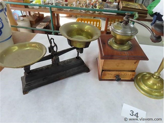 Varia oa koffiepot, weegschaal enz… - afbeelding 2 van  3