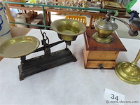 Varia oa koffiepot, weegschaal enz… - afbeelding 2 van  3