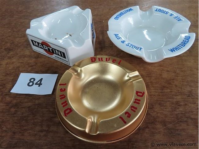 Varia oude asbakken - afbeelding 1 van  3