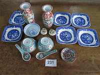 Varia porselein, vazen, tassen, lepels enz…. - afbeelding 1 van  3