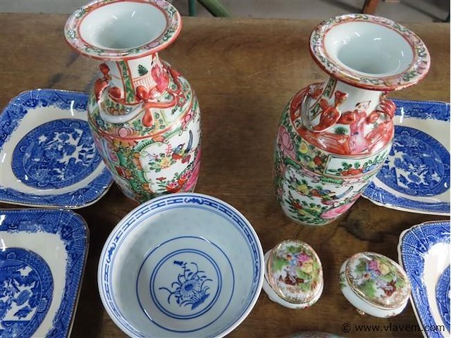 Varia porselein, vazen, tassen, lepels enz…. - afbeelding 2 van  3