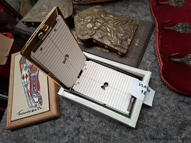 Varia - afbeelding 2 van  2