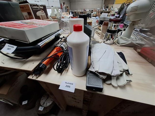 Varia - afbeelding 1 van  3