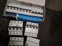 Varia - afbeelding 2 van  2