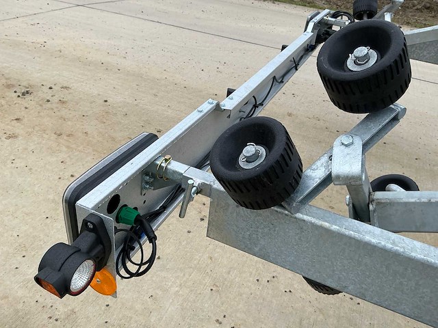 Variant 2001bb boottrailer *ongebruikt/garantie* - afbeelding 4 van  10