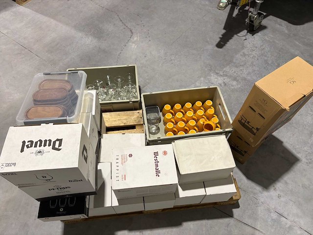 Variatie glazen, tassen en onderleggers - afbeelding 2 van  5