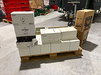 Variatie glazen, tassen en onderleggers - afbeelding 3 van  5