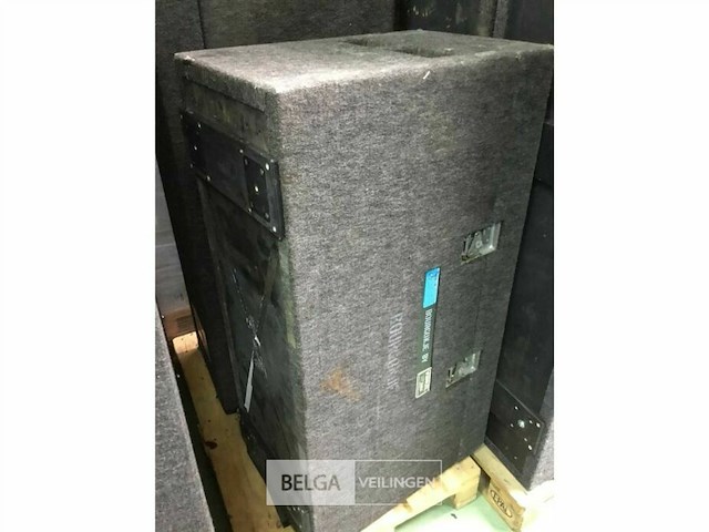 Varilite moving head flightcase gestoffeerd - afbeelding 5 van  5
