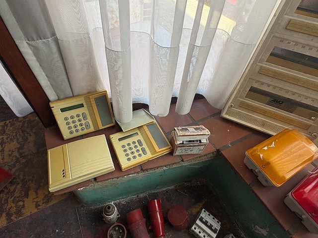 Various light equipment - afbeelding 6 van  6