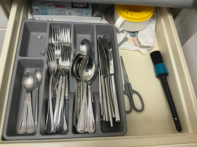 Various office inventory - afbeelding 15 van  90