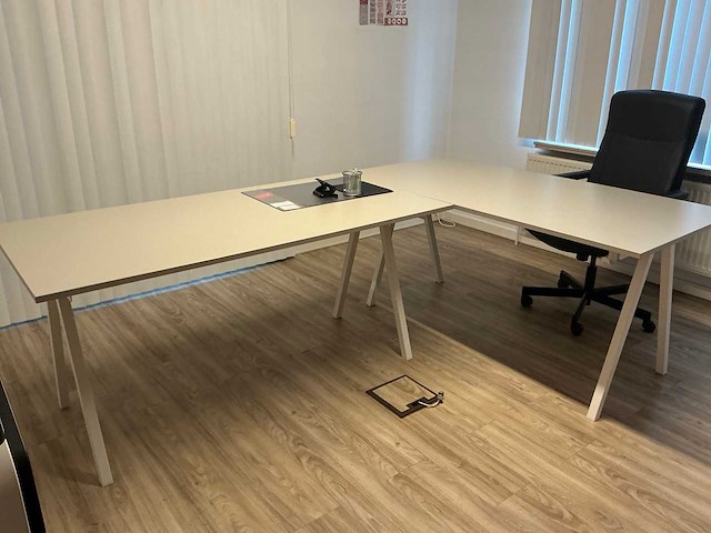 Various office inventory - afbeelding 16 van  90