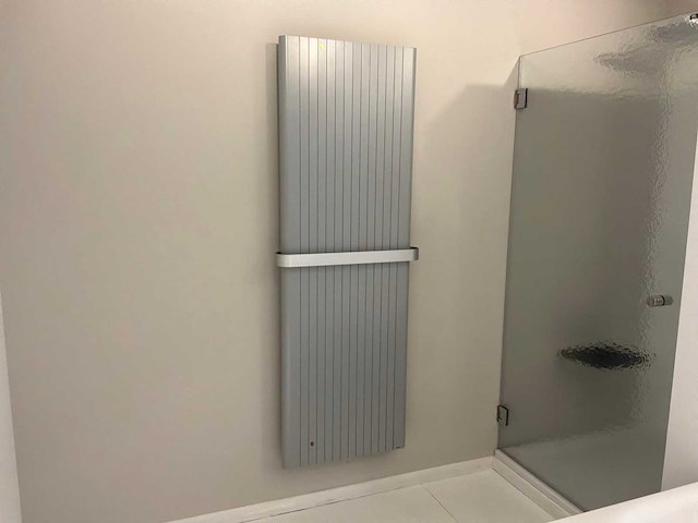 Vasco alu-zen designradiator - afbeelding 1 van  8