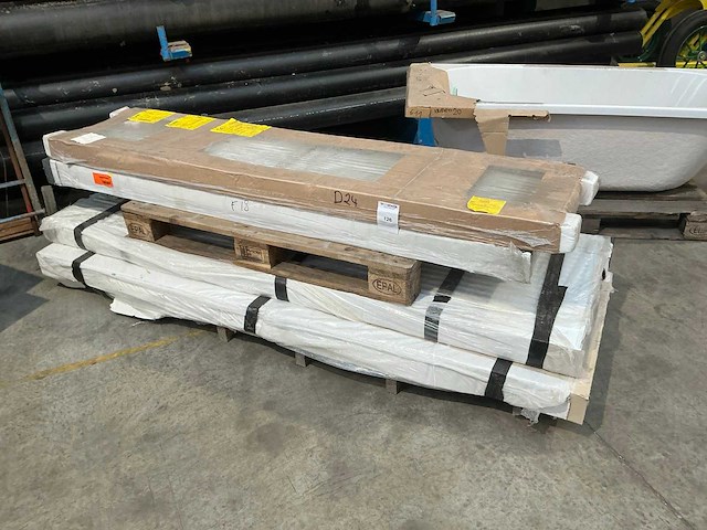 Vasco diverse radiatoren (4x) - afbeelding 1 van  4