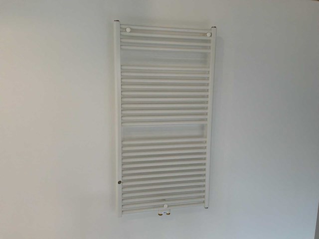 Vasco iris handdoekradiator - afbeelding 1 van  5