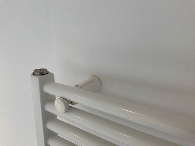 Vasco iris handdoekradiator - afbeelding 4 van  5