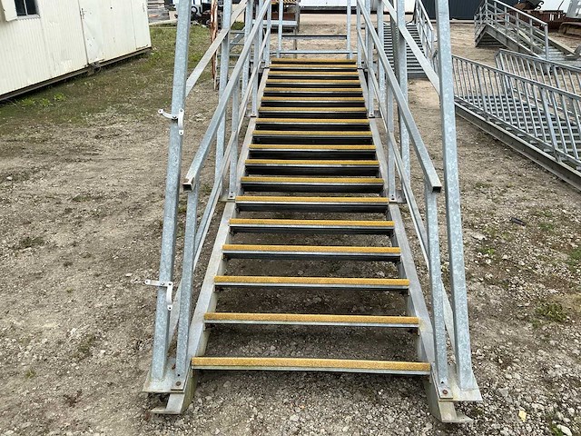 Vaste trap - afbeelding 2 van  2