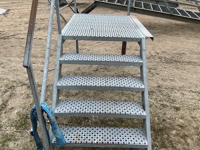 Vaste trap - afbeelding 4 van  4