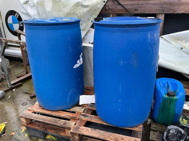 Vat adblue 210l (2x) - afbeelding 1 van  5