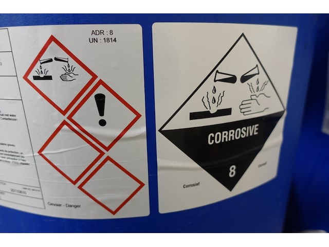 Vat kaliumhydroxide 50% - afbeelding 3 van  3