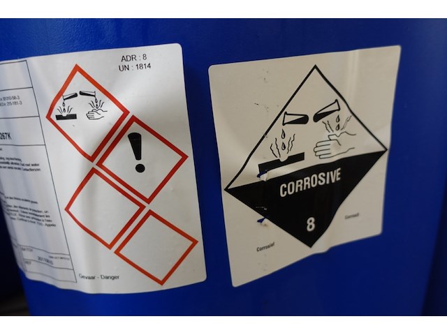Vat kaliumhydroxide 50% - afbeelding 3 van  3