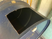 Vat met kraan en statief - afbeelding 4 van  5