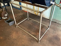Vat met kraan en statief - afbeelding 5 van  5
