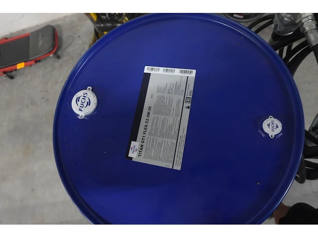Vatenkar met samoa pomp en vat olie 250l - afbeelding 4 van  7