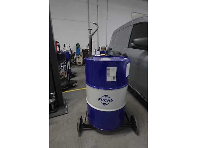 Vatenkar met samoa pomp en vat olie plm 250l - afbeelding 1 van  6