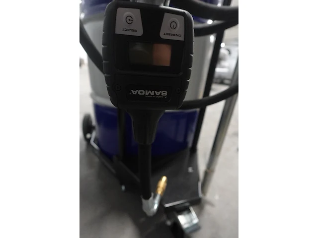 Vatenkar met samoa pomp en vat olie plm 250l - afbeelding 6 van  6