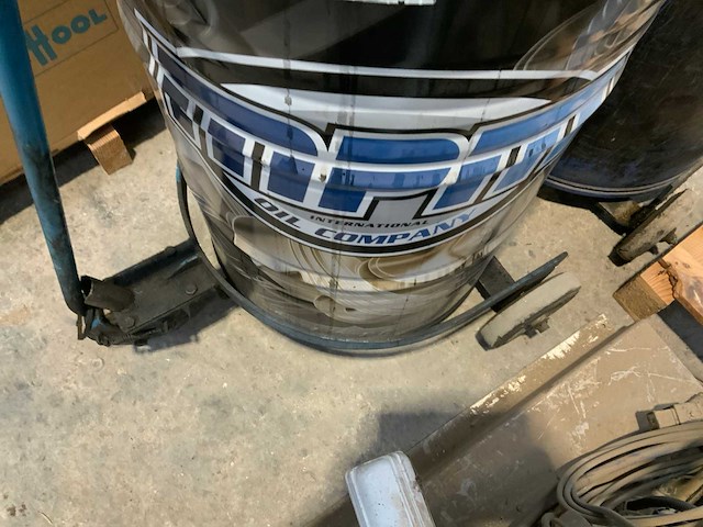 Vatenkar met vat - afbeelding 4 van  5