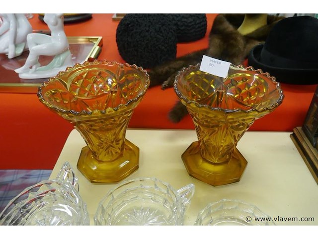 Vazen in amber glas - afbeelding 1 van  1