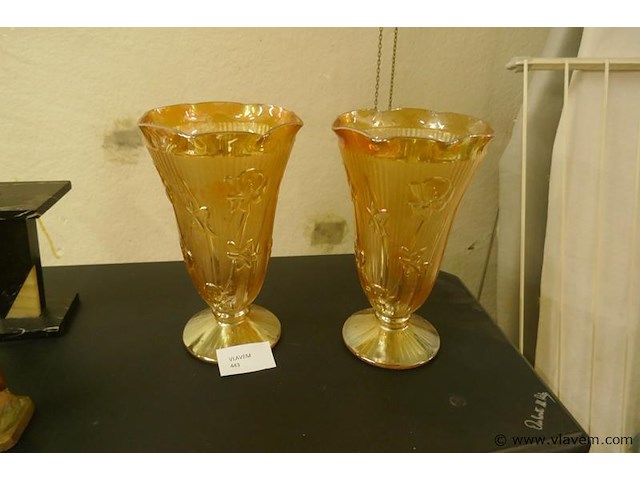 Vazen in gekleurd glas - afbeelding 1 van  1