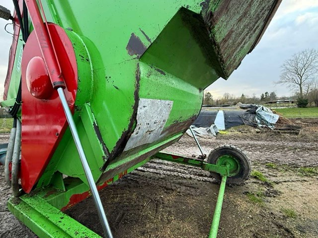Vdw uitkuilmeng-doseerwagen - afbeelding 20 van  29