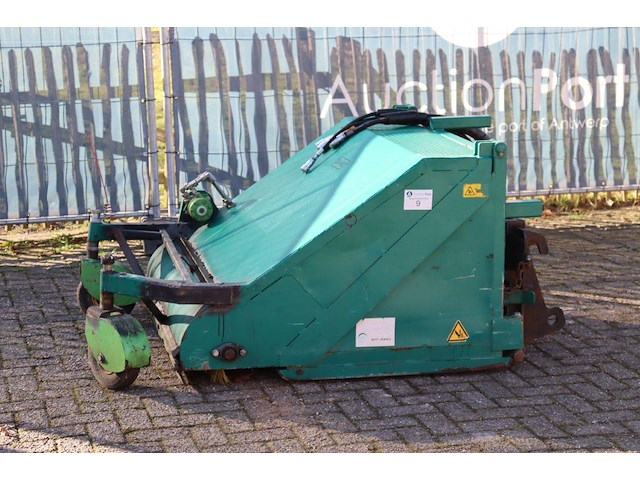 Veegborstel aanbouw weed control poopscoop 2010 - afbeelding 1 van  1