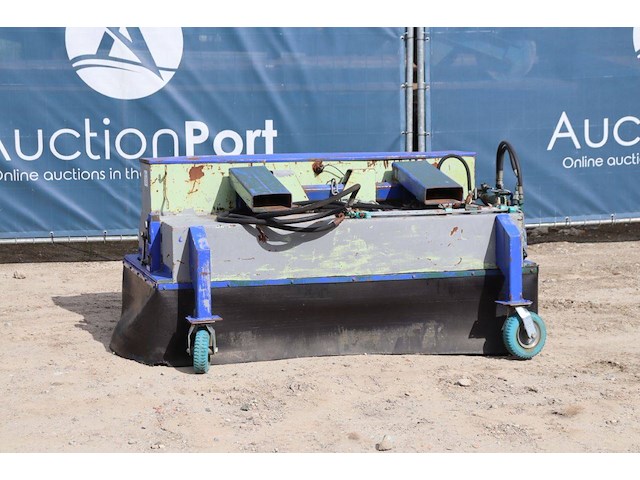 Veegmachine aanbouwdeel herman schulte gmbh ksm-150 diesel - afbeelding 1 van  1