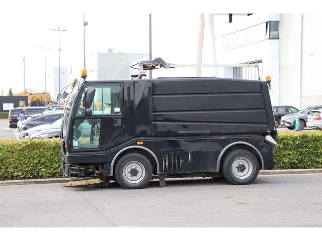Veegmachine bucher cc5000 diesel 100kw 2006 - afbeelding 1 van  1
