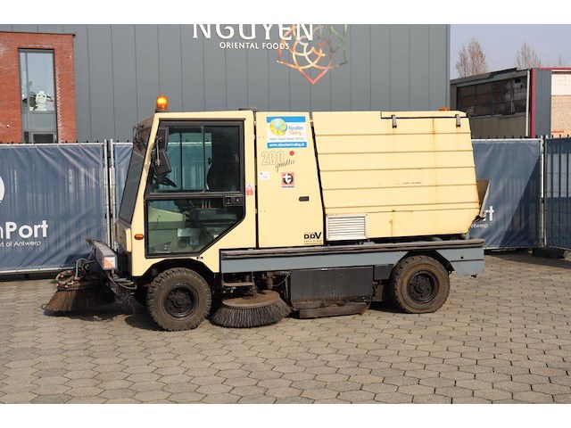 Veegmachine dulevo 2004 v diesel 59kw 2002 - afbeelding 1 van  1